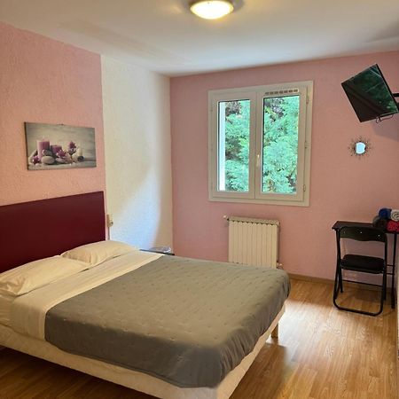 Hotel La Cascade Onet-le-Château Esterno foto