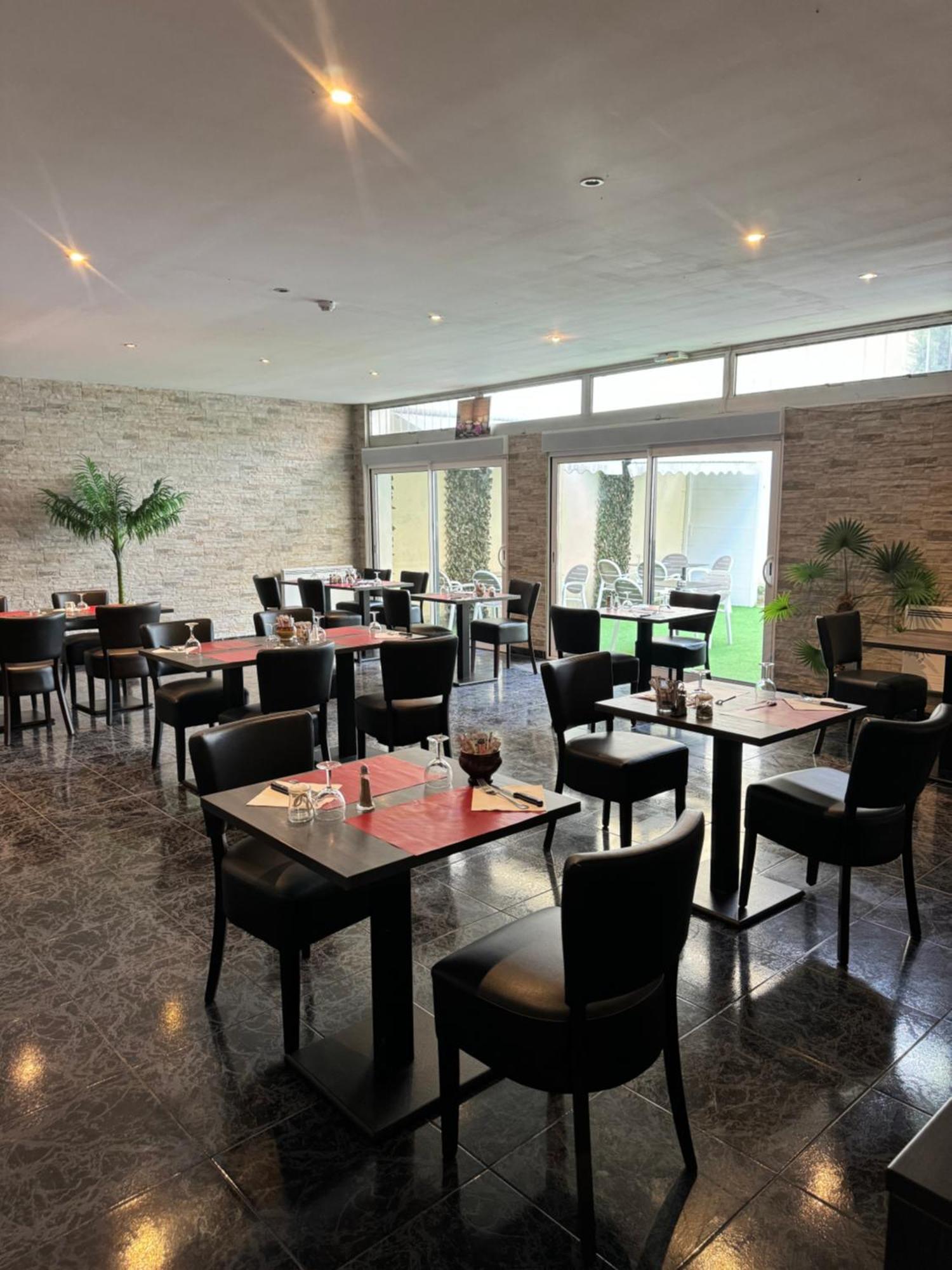 Hotel La Cascade Onet-le-Château Esterno foto